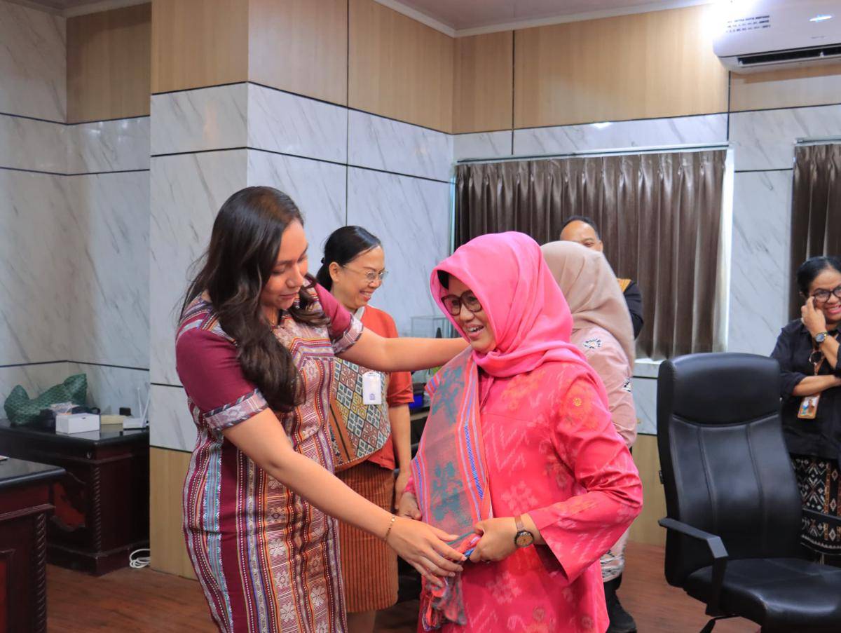 Wakil Wali Kota Kupang, Serena Francis menerima kunjungan BKKBN. (Dok Prokopim Pemkot Kupang)