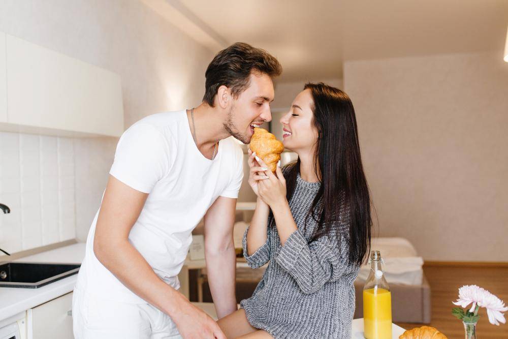 ilustrasi quality time bersama pasangan 