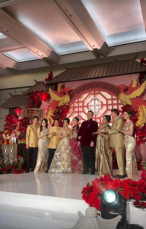 Sarah Menzel dan Azriel Hermansyah di Sangjit Kevin Menzel
