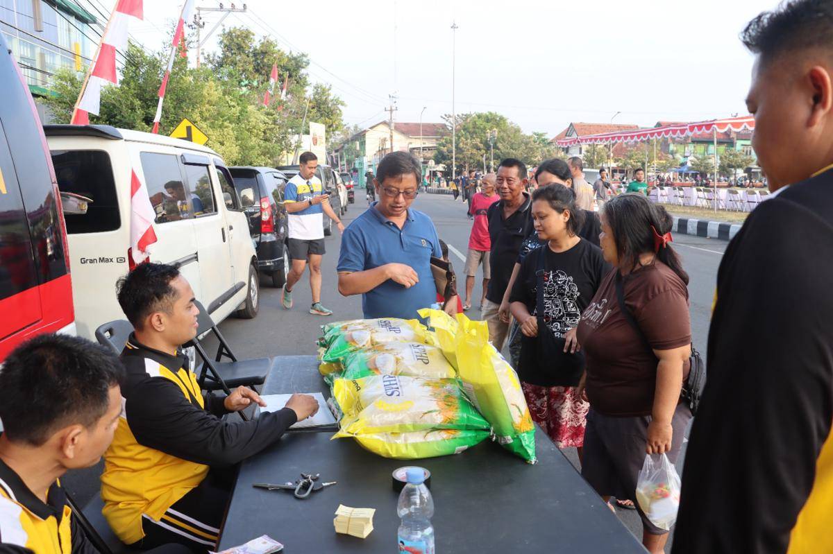 Gerakan Pangan Murah, Polres Bantul jual beras SPHP di bawah HET. (Dok. Polres Bantul)