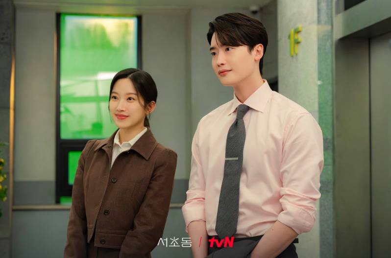 Moon Ga Young dan Lee Jong Suk di drama Law and the City (Dok. tvN/Law and the City)