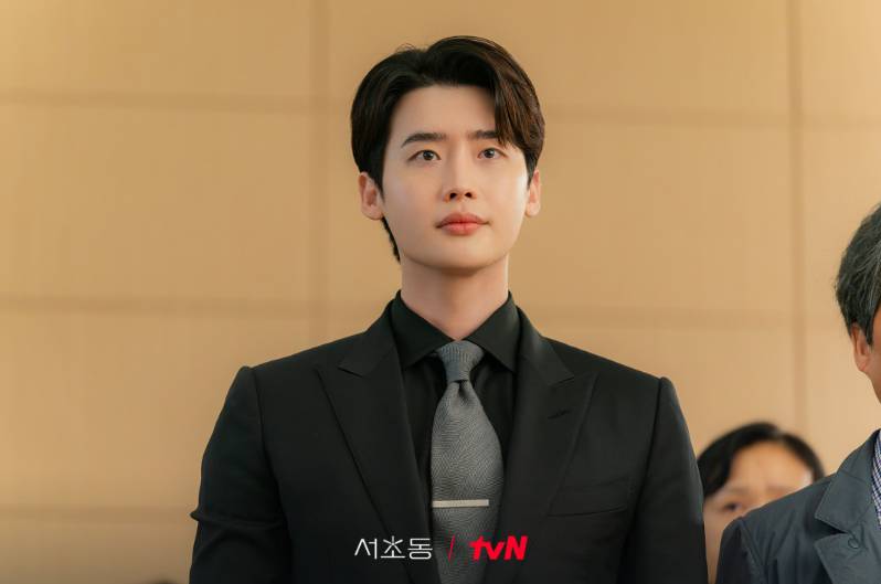 Lee Jong Suk di drama Law and the City (Dok. tvN/Law and the City)