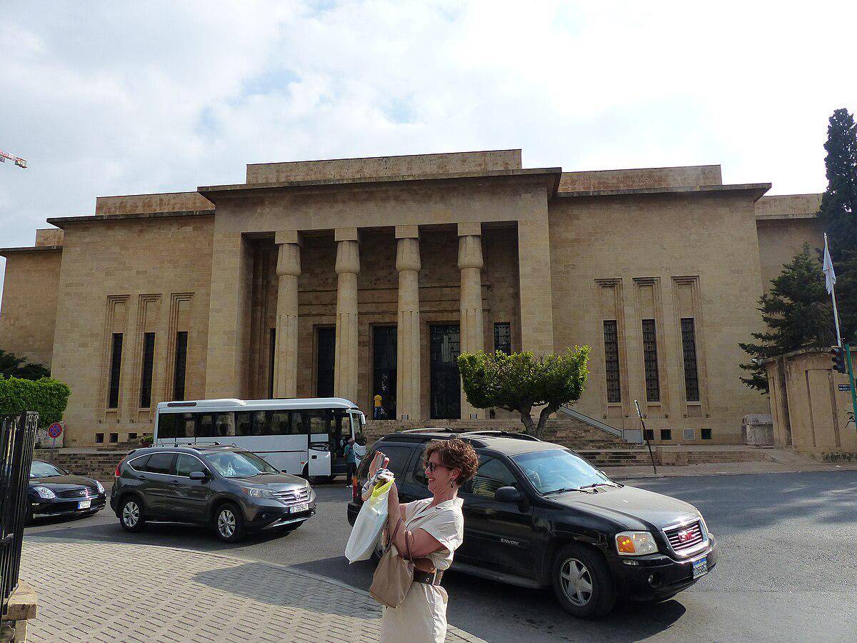 potret pintu masuk Museum Nasional Beirut (commons.wikimedia.org/Voyager1500)