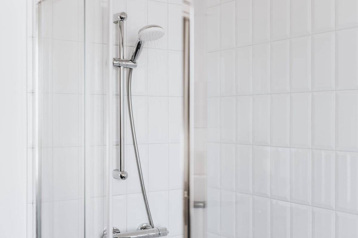 ilustrasi shower (pexels.com/Photo By: Kaboompics.com)