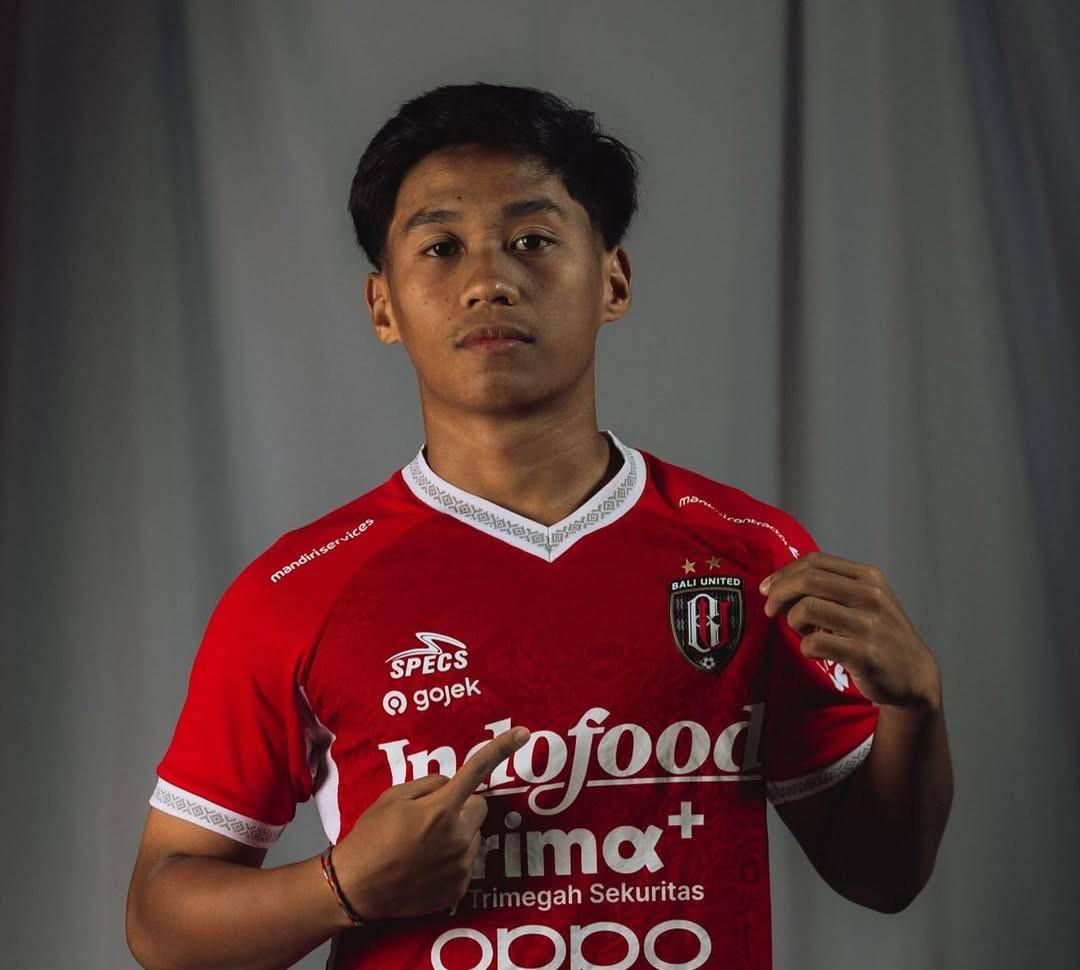 Reyner Barusu saat mengenakan seragam Bali United. (Instagram.com/baliunitedfc)