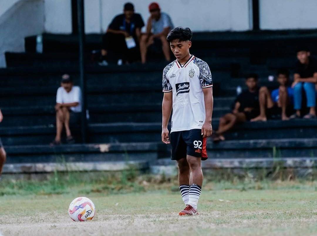 Reyner Barusu saat latihan bersama Bali United (Instagram.com/baliunitedfc)