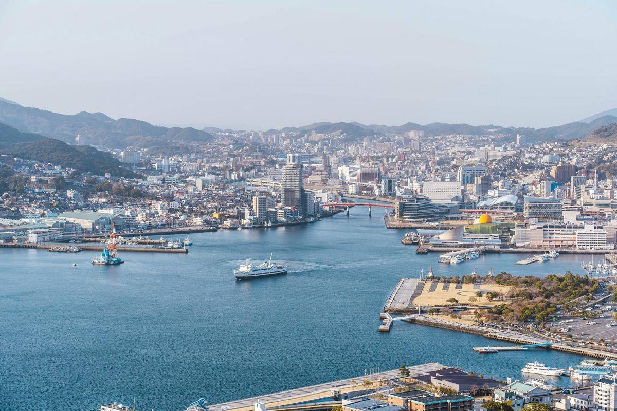 Potret kota pelabuhan Nagasaki di Jepang. (unsplash.com/Roméo A.)