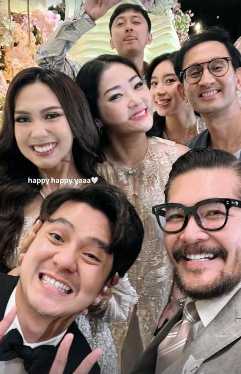 Tamu Artis di Resepsi Arbani Yasiz