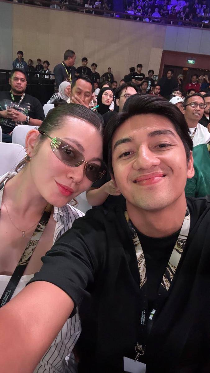 Harris Vriza nonton duel El Rumi Vs Jefri Nichol sama istri