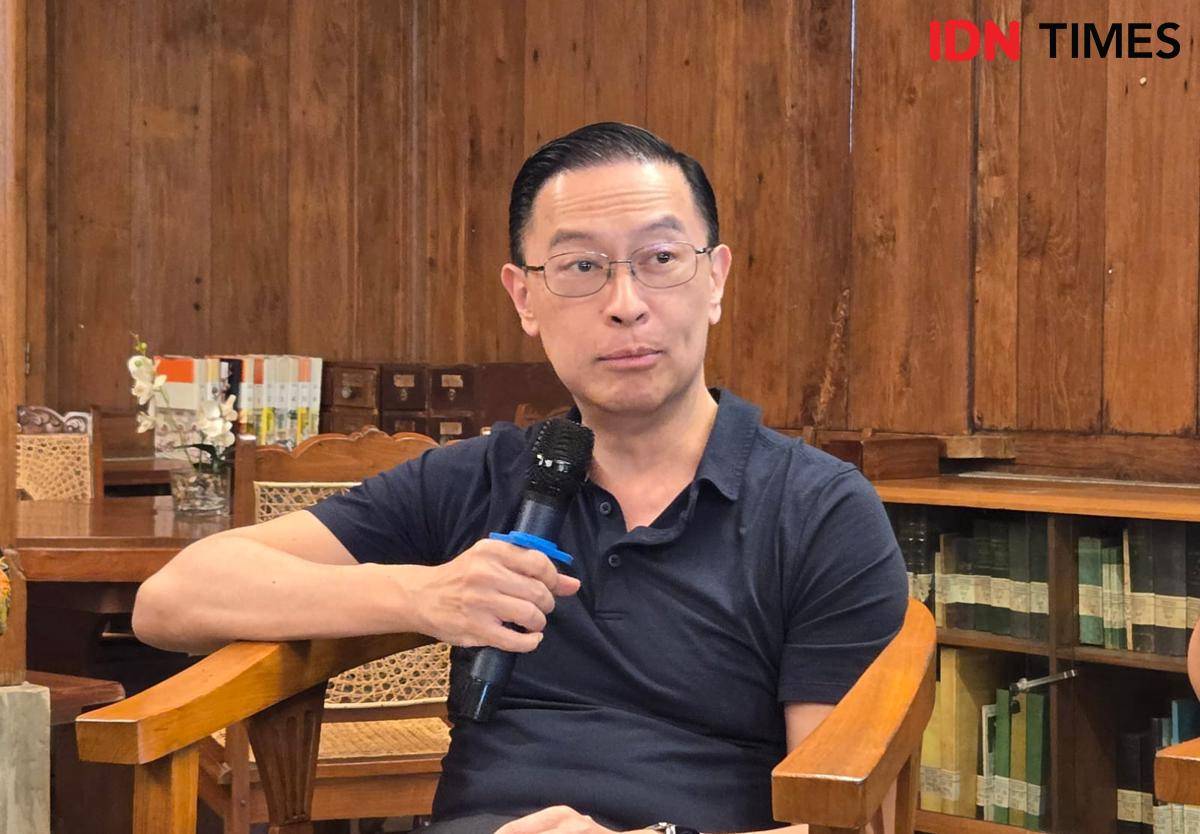 Tom Lembong saat bertemu dengan para pimpinan media di pendopo Anies Baswedan, Lebak Bulus, Jakarta, Minggu, (10/8/2025). (IDN Times/Uni Lubis)