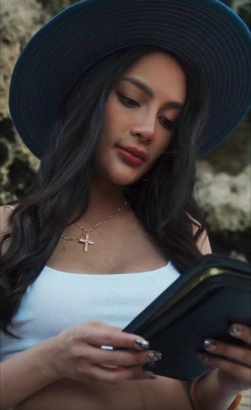 Maternity Erika Carlina