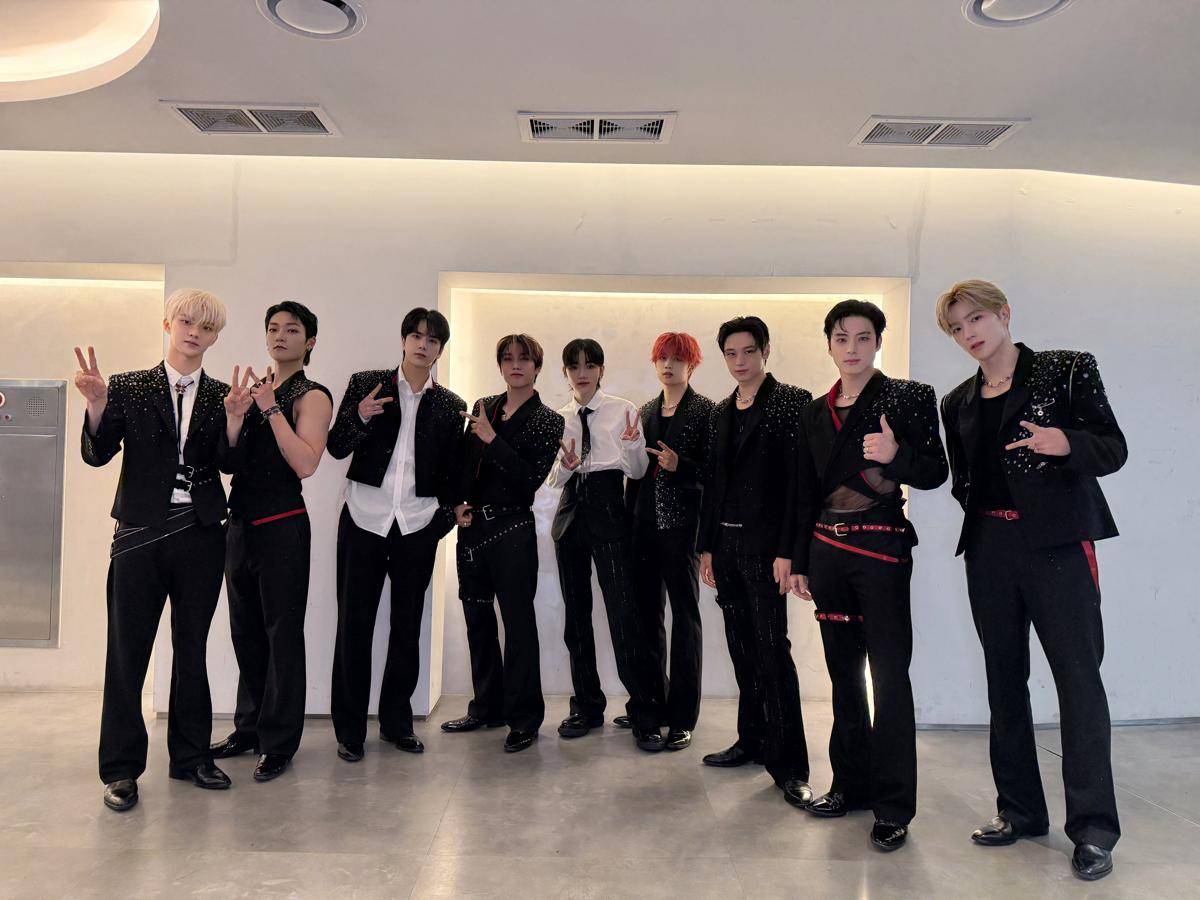 THE BOYZ di konser The Blaze Korea