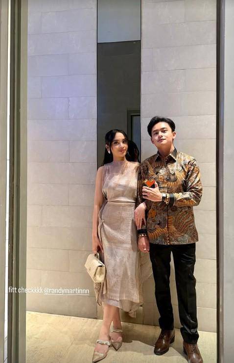 Tamu Artis di Resepsi Arbani Yasiz