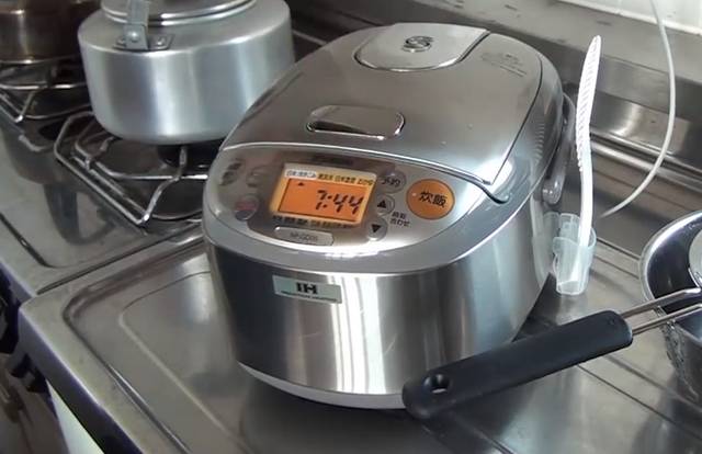 potret rice cooker 