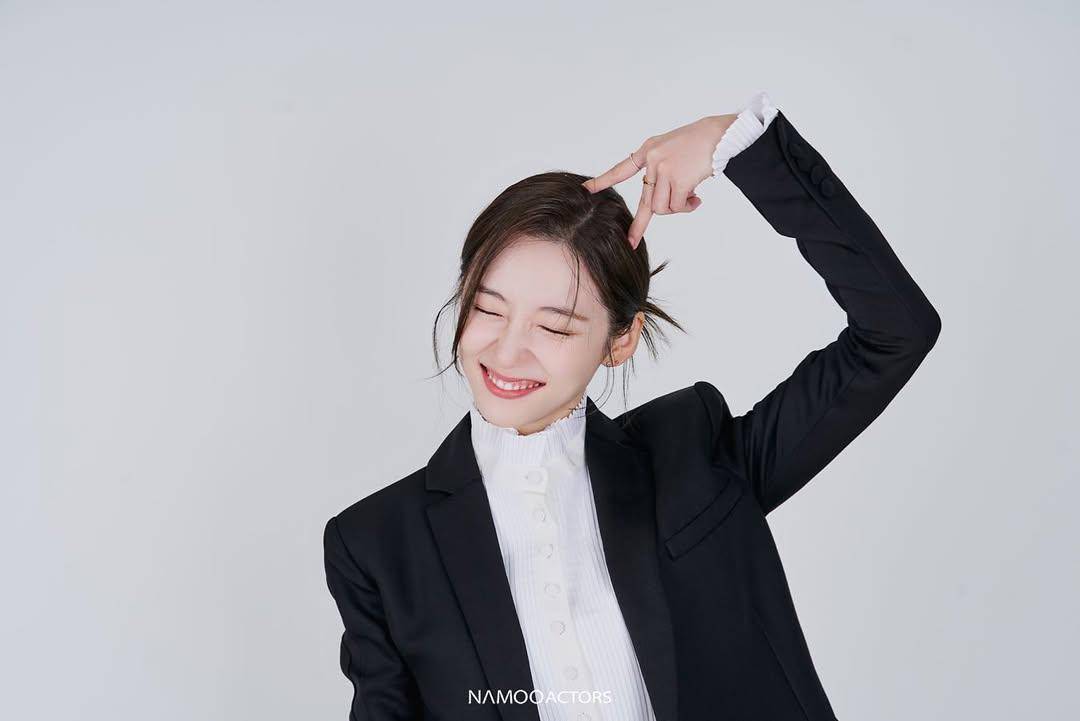 Potret Park Ji Hyun (instagram.com/voyavivirel)