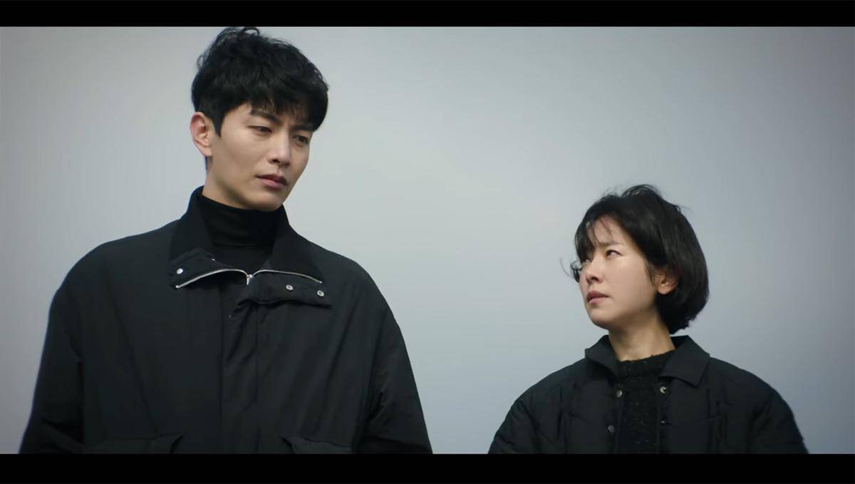 Still cut Behind Your Touch (dok. jTBC/Behind Your Touch)