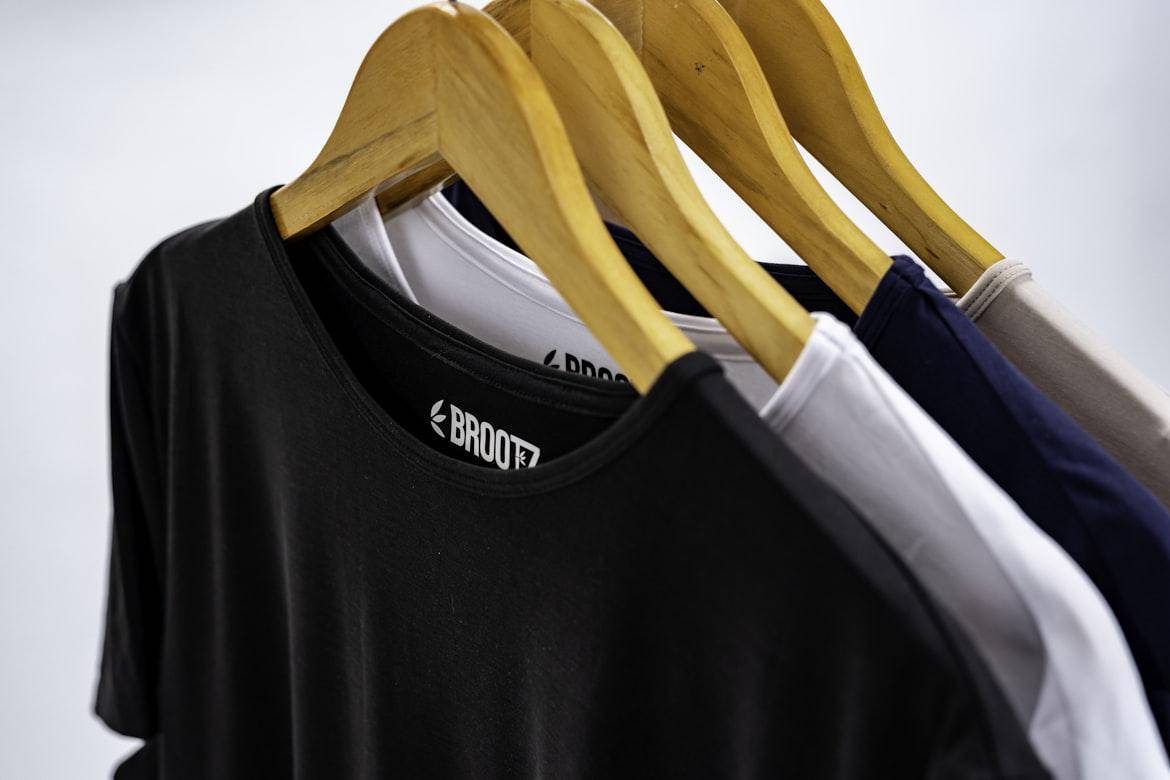 ilustrasi baju (unsplash.com/Or Hakim)