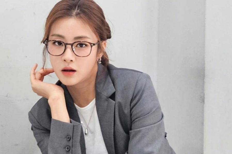 Kang So Ra (instagram.com/revaramess_)