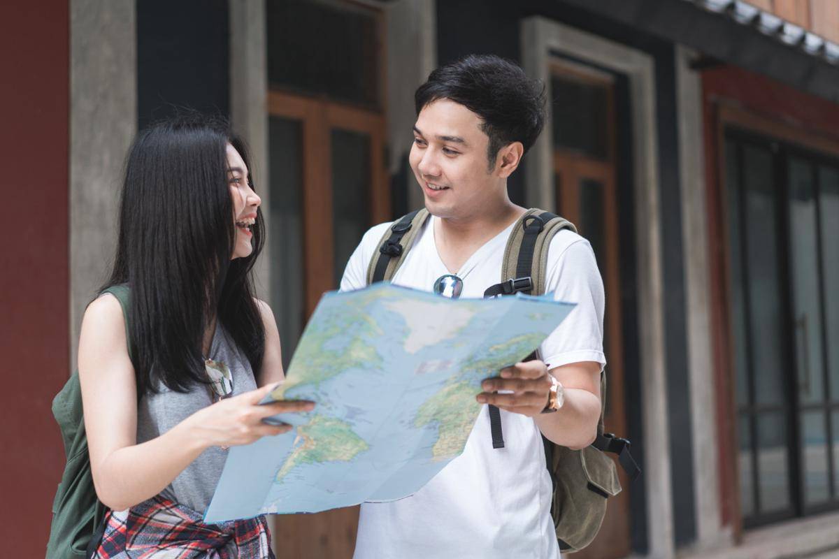 Ilustrasi pasangan traveling