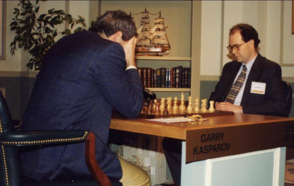 Garry Kasparov melawan tim DeepBlue IBM