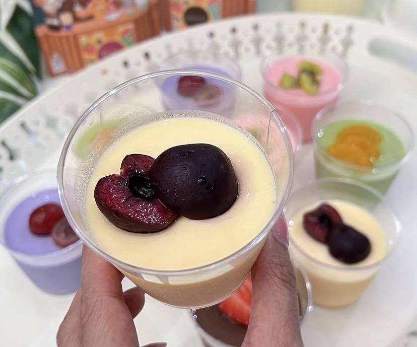 Puding cup buah (instagram.com/@mei a83)