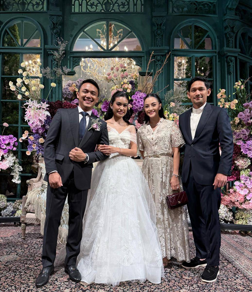 artis di pernikahan anak Alya Rohali (Instagram.com/ririnekawati)