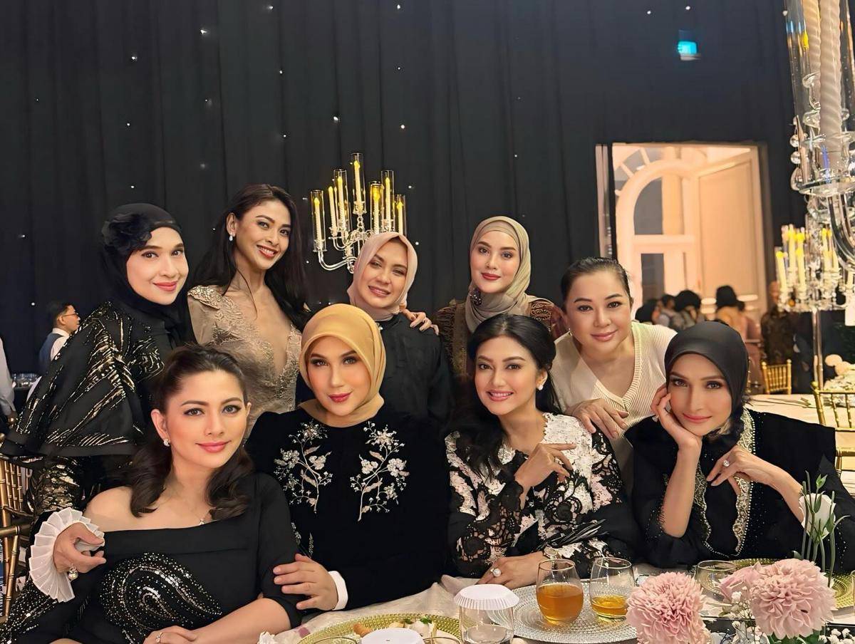 artis di pernikahan anak Alya Rohali (Instagram.com/inekekoes)