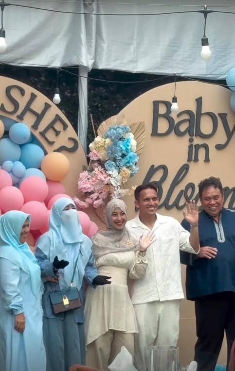 Gender Reveal Adiba Khanza (Instagram.com/_ummi_pipik_)