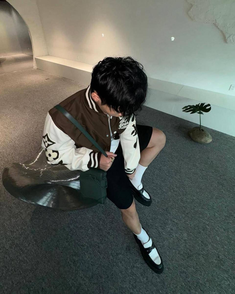Wokeup (instagram.com/wokeupat4am.444)