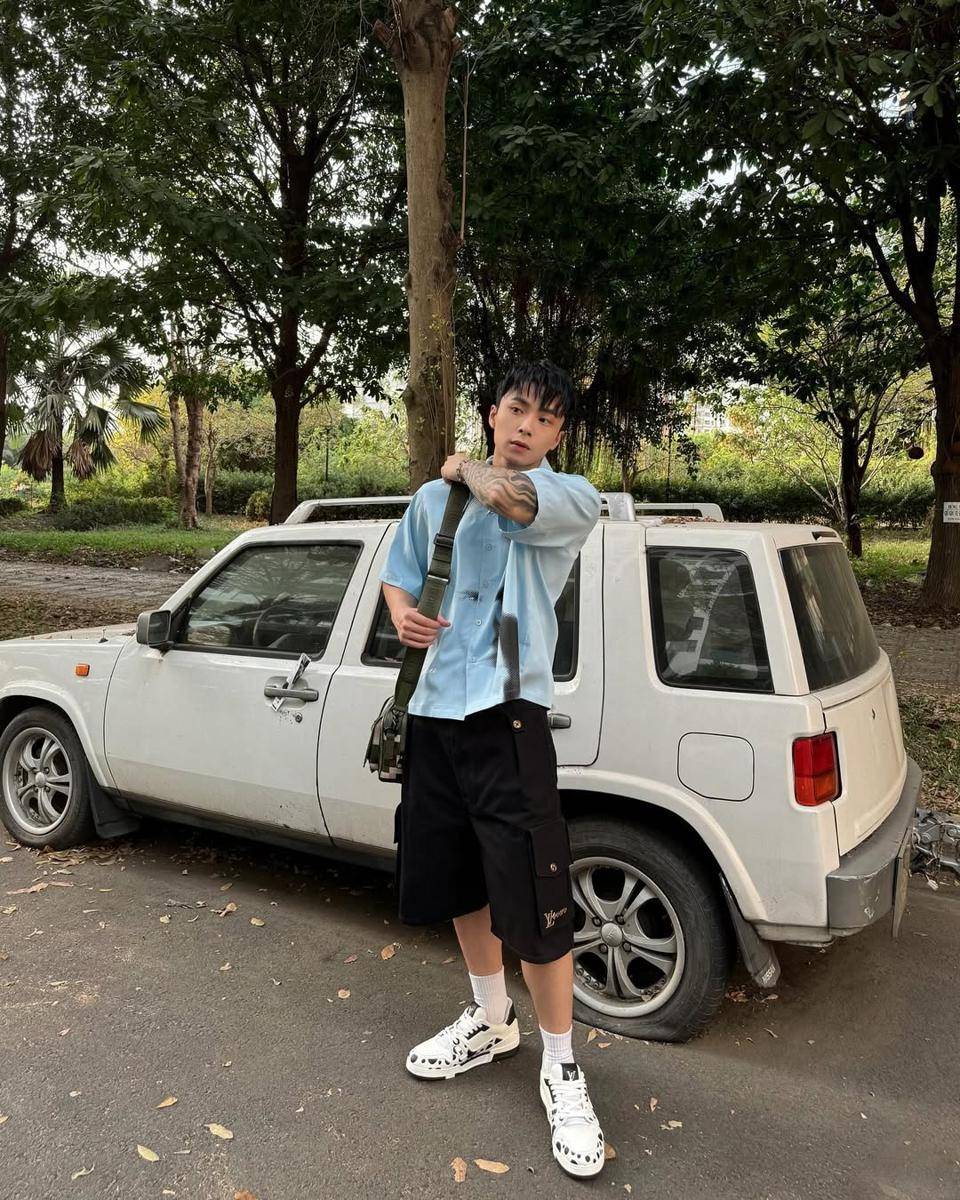 Wokeup (instagram.com/wokeupat4am.444)