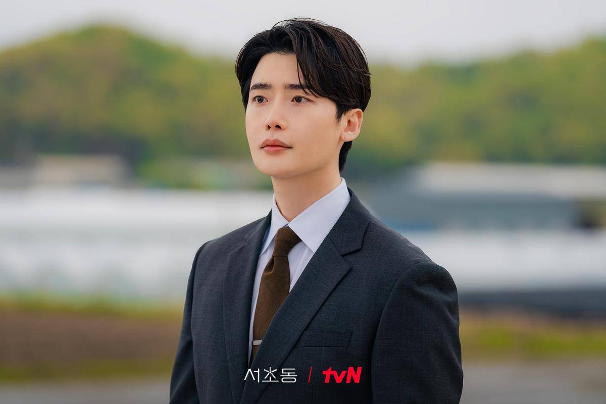 Lee Jong Suk di Law and the City (x.com/CJnDrama)