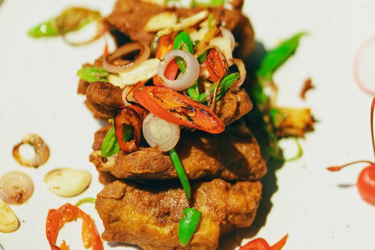 ilustrasi resep terong goreng bumbu iris