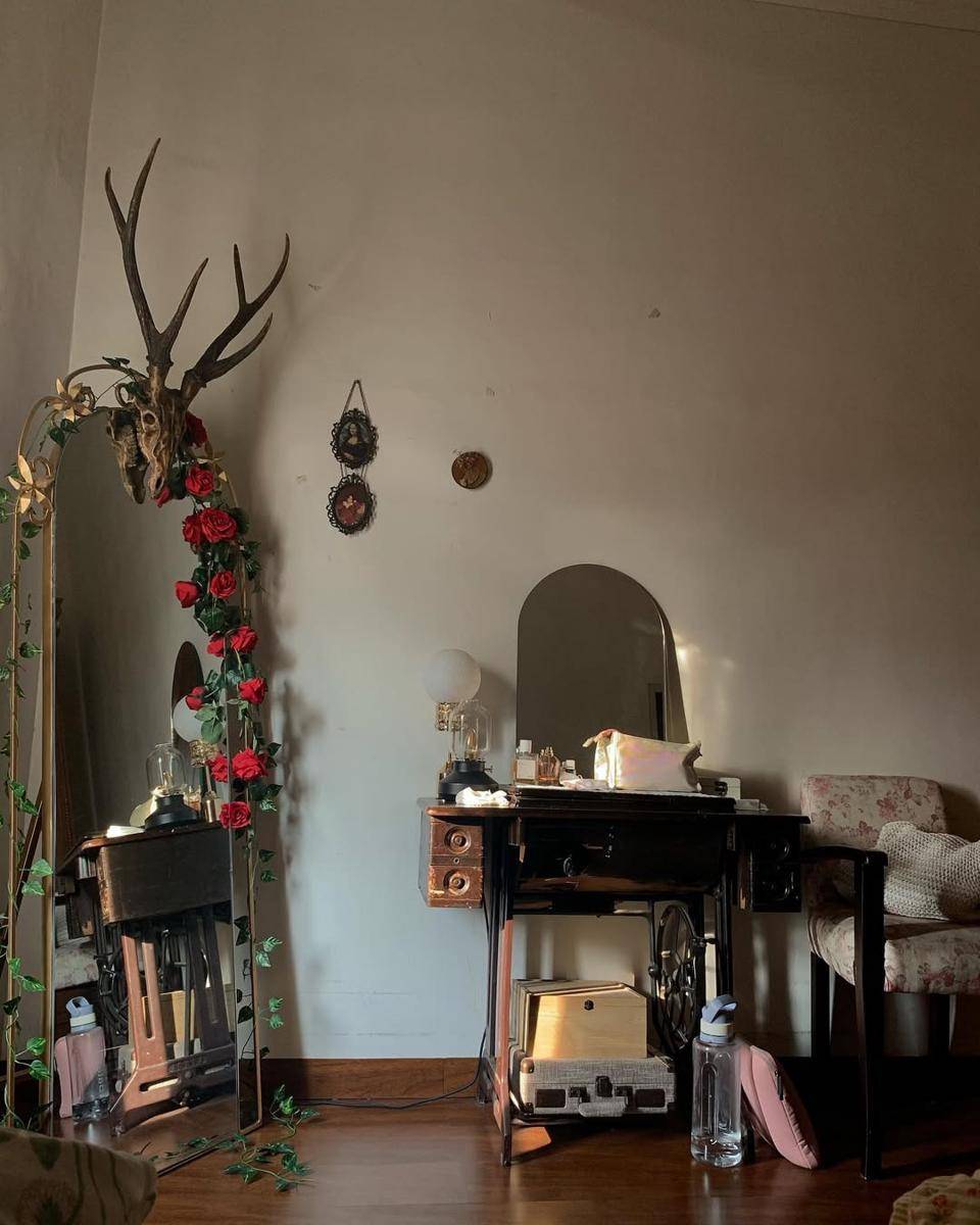 potret kamar Nadin Amizah (instagram.com/cakecaine)