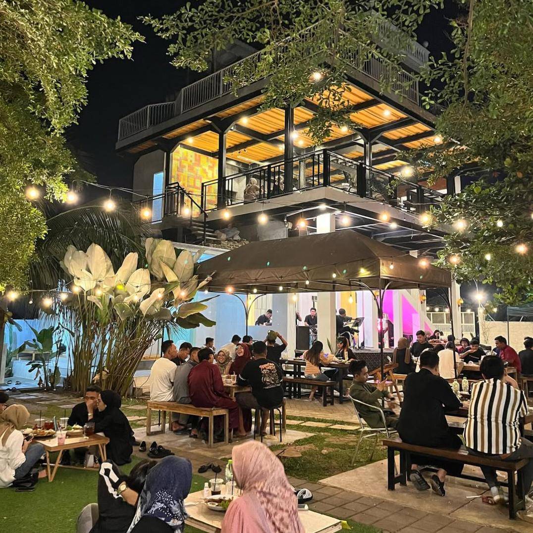 Lacosta Cafe Metro Lampung (Instagram/Lacosta Metro)