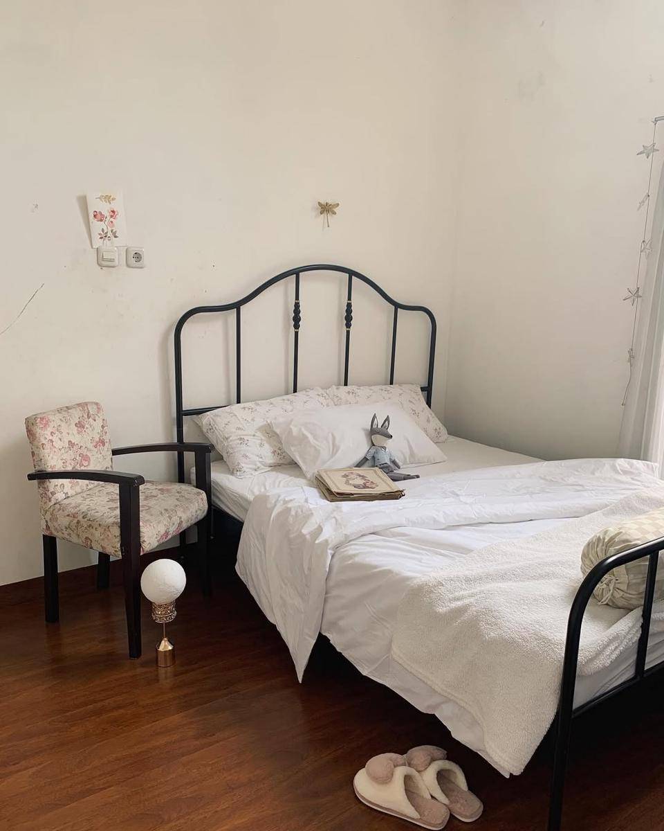 potret kamar Nadin Amizah (instagram.com/cakecaine)