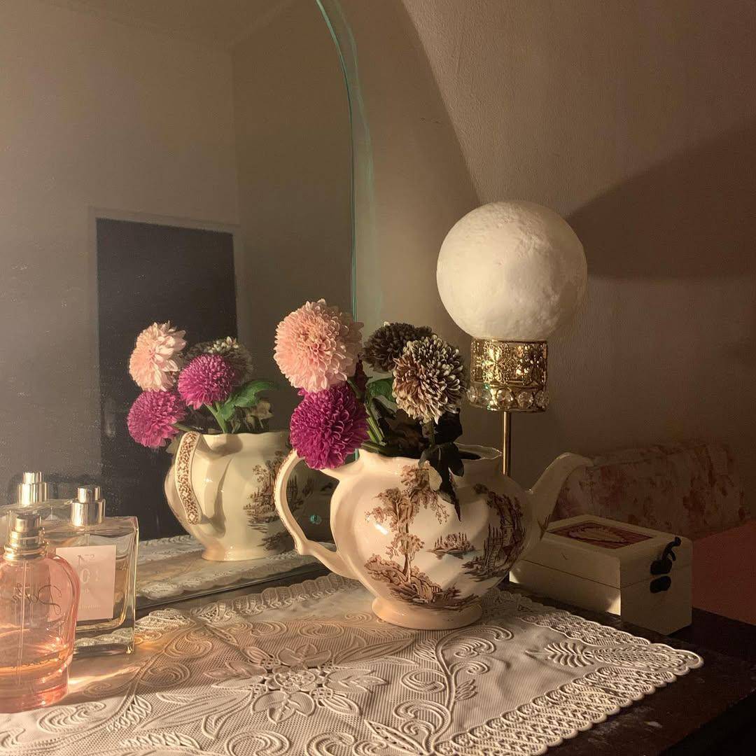 potret kamar Nadin Amizah (instagram.com/cakecaine)