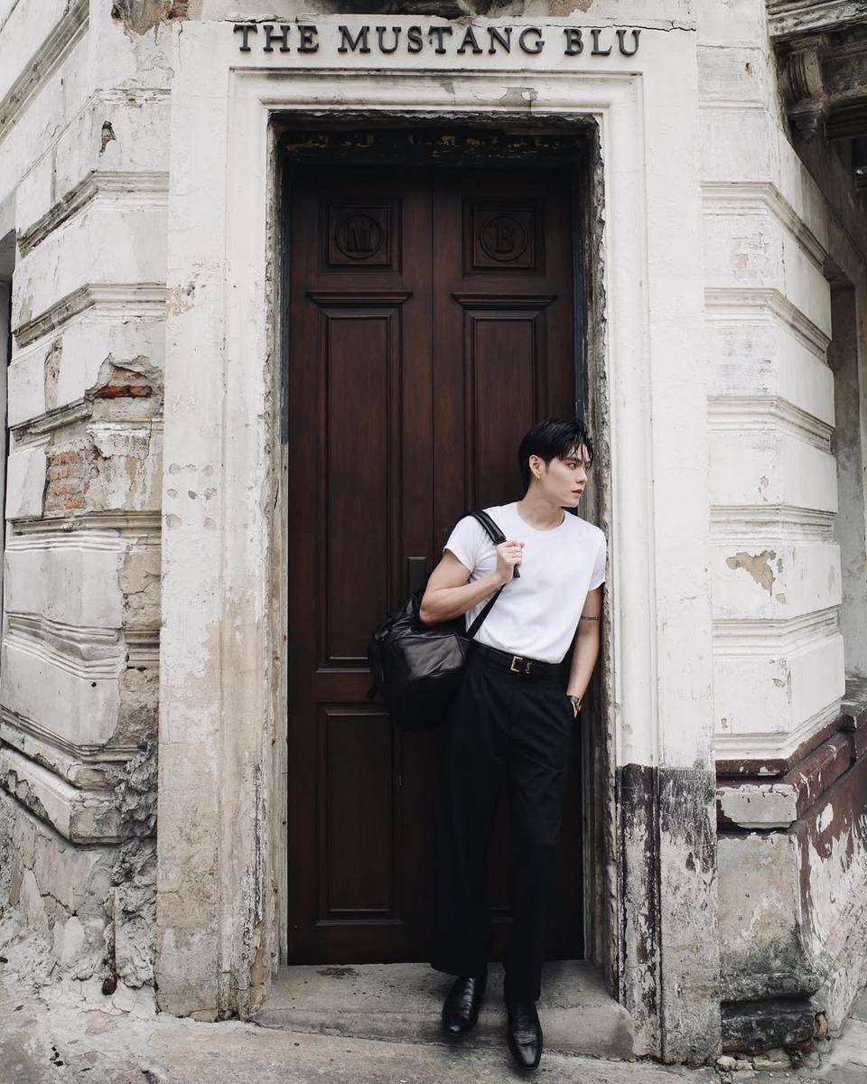 Ide ootd monokrom ala Nodt Nutthasid