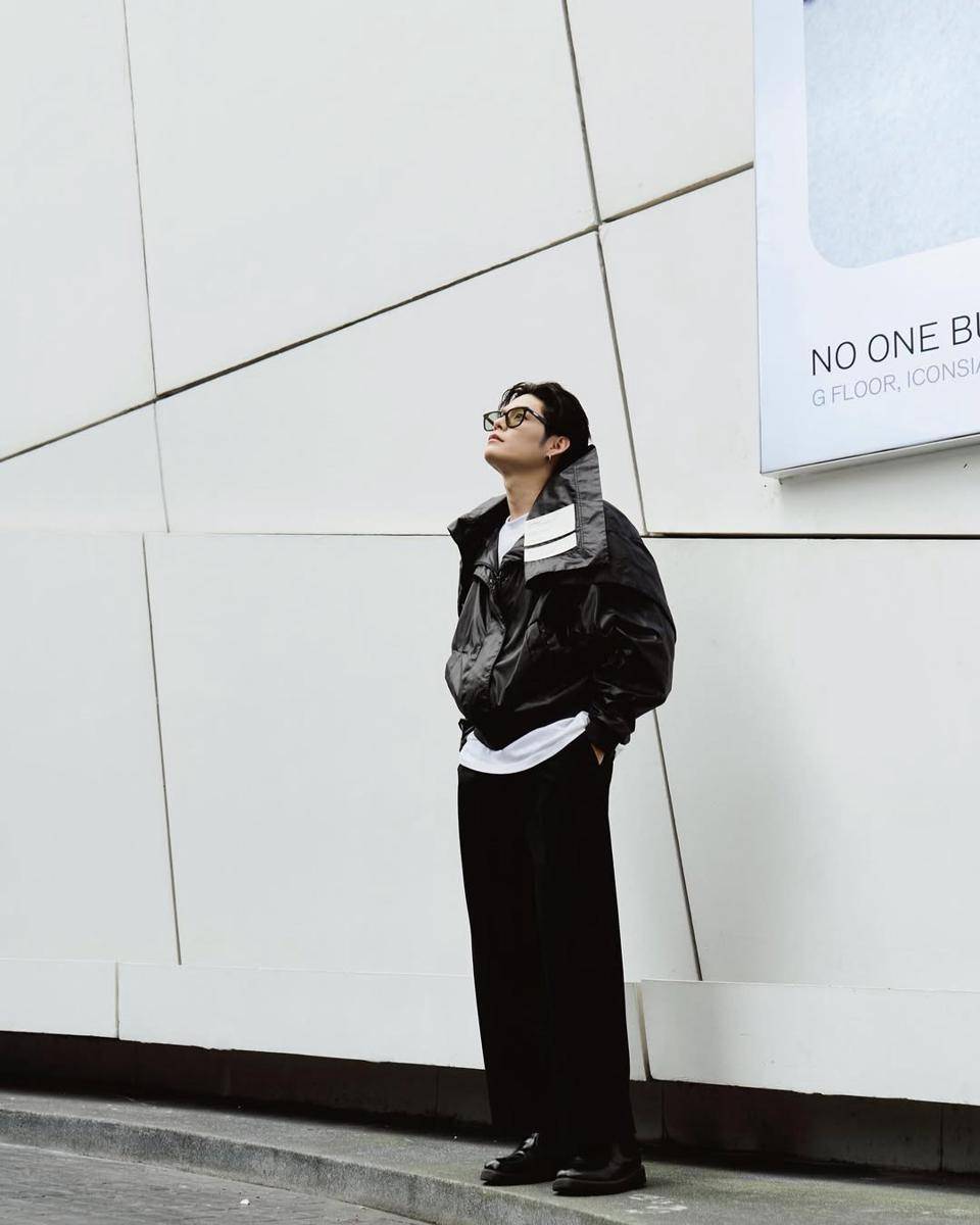 Outfit monokrom ala Nodt Nutthasid