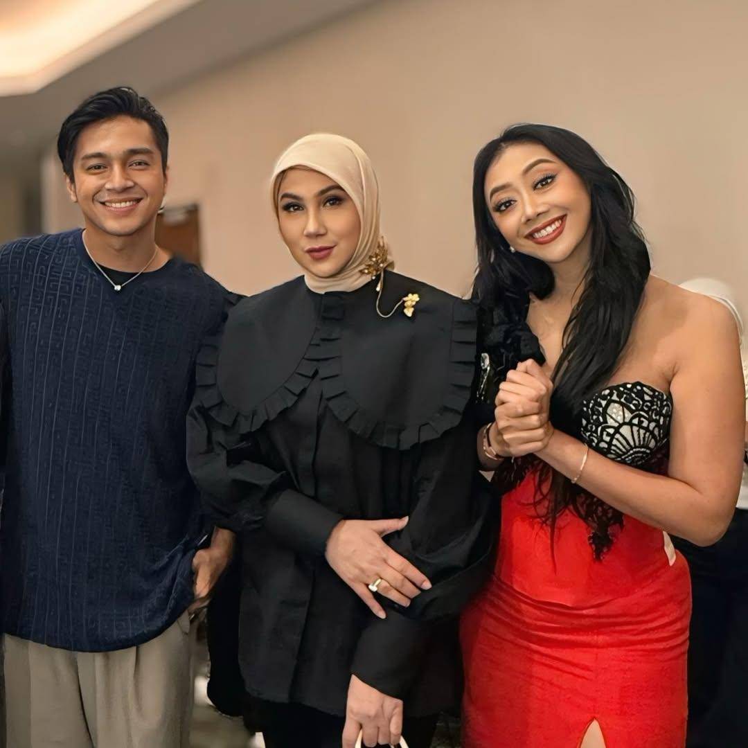 potret Marini Zumarnis dukung film La Tahzan 