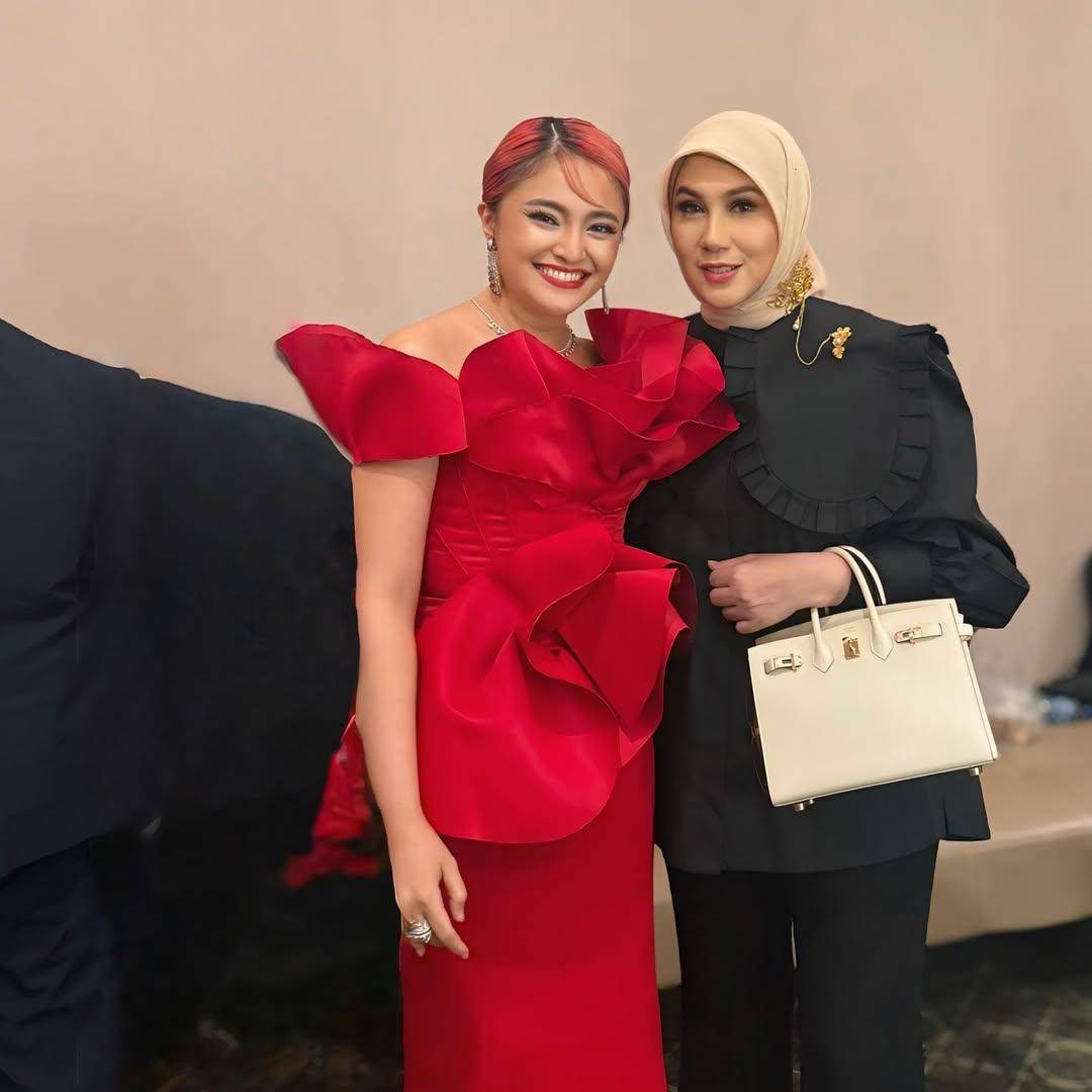 potret Marini Zumarnis dukung film La Tahzan 