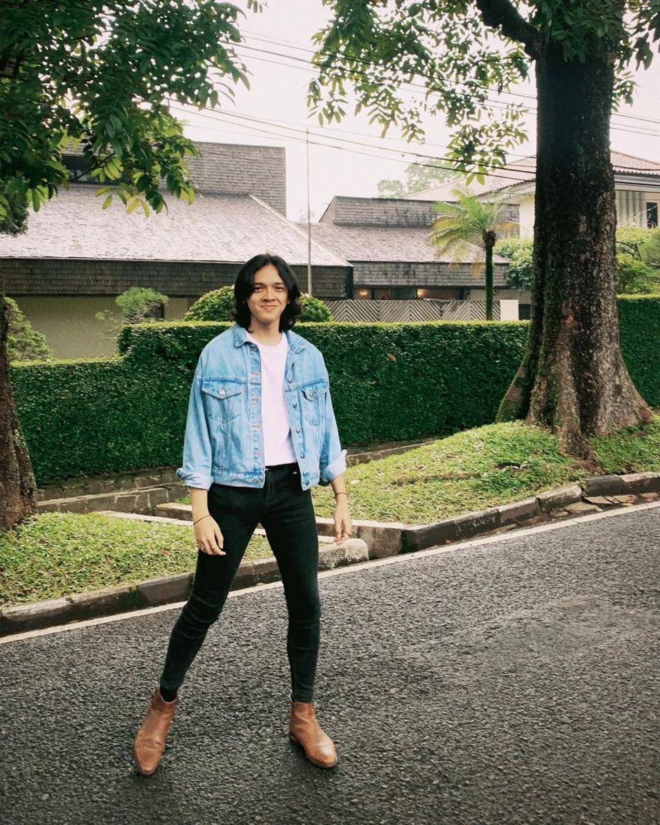 Padu Padan Denim ala Faishal Tanjung (instagram.com/tanjung_______)
