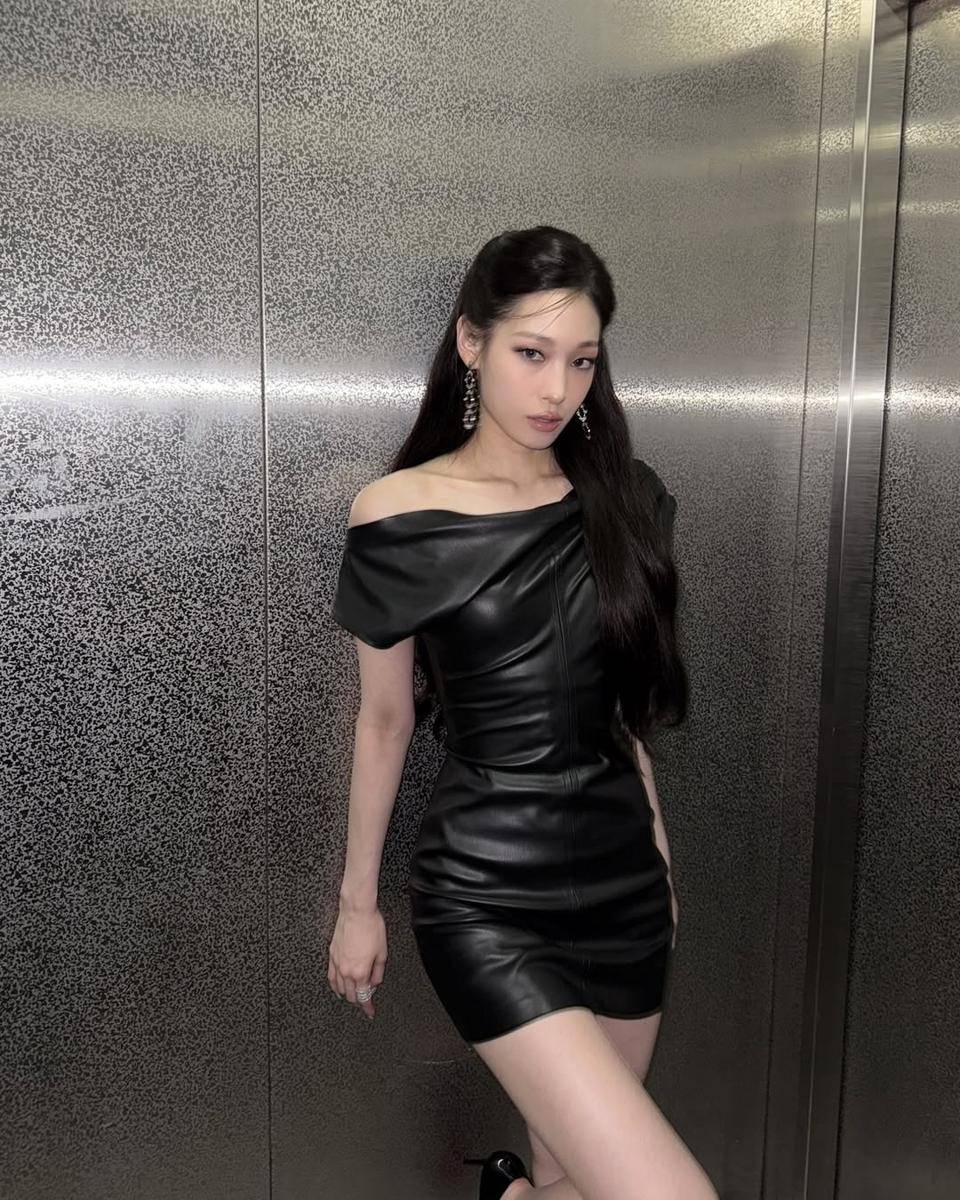 Annie ALLDAY PROJECT (instagram.com/anniesymoon)