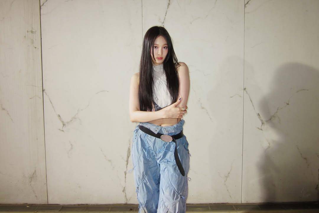 Annie ALLDAY PROJECT (instagram.com/allday_project)