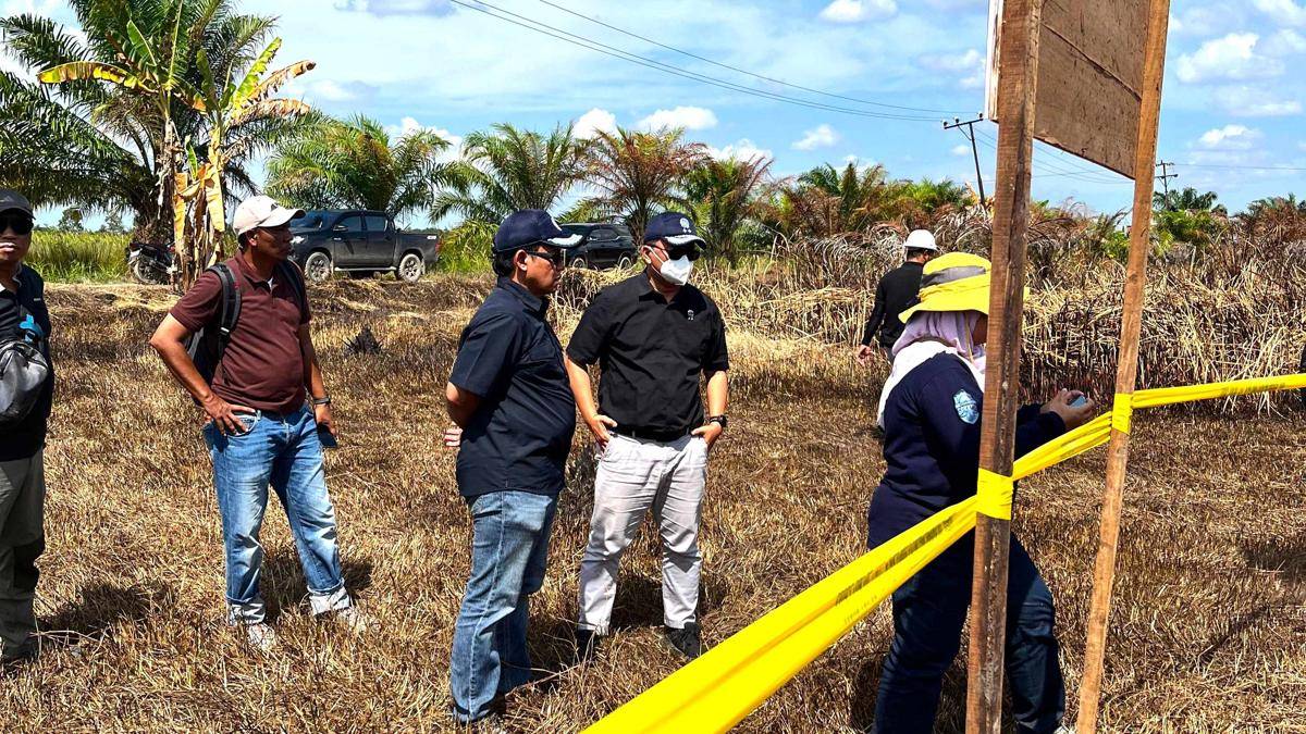 Kementerian Lingkungan Hidup dan Badan Pengendalian Lingkungan Hidup (KLH/BPLH) menyegel Kawasan konsesi PT Sentosa Swadaya Mineral (PT SSM). (Dok/Humas KLH)
