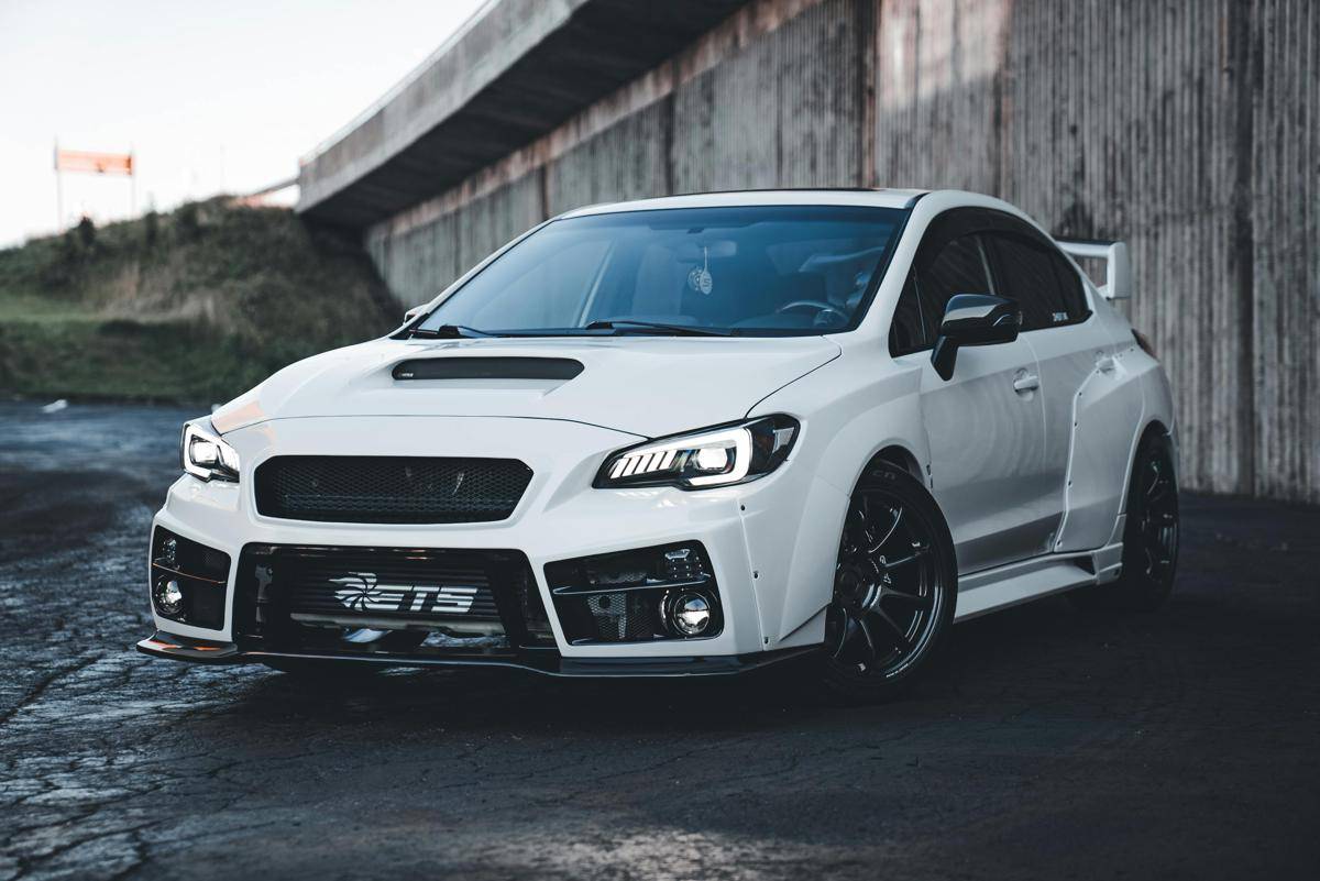 ilustrasi body kit mobil (pexels.com/Erik Mclean)