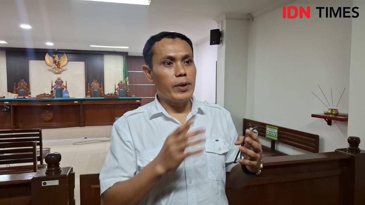 Eks Ketua KONI Makassar, Ahmad Susanto, usai jalani sidang vonis kasus korupsi di PN Makassar, Senin (11/8/2025).