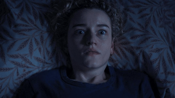 Julia Garner sebagai Justine Gandy di film Weapons