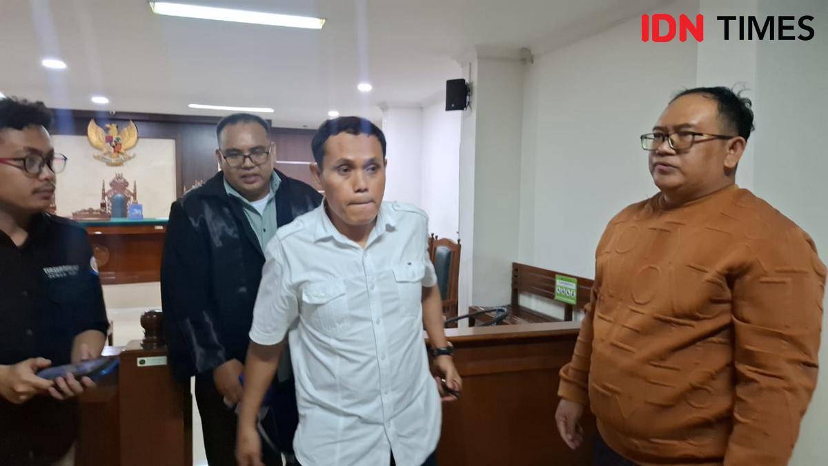 Eks Ketua KONI Makassar, Ahmad Susanto, usai jalani sidang vonis kasus korupsi di PN Makassar, Senin (11/8/2025).