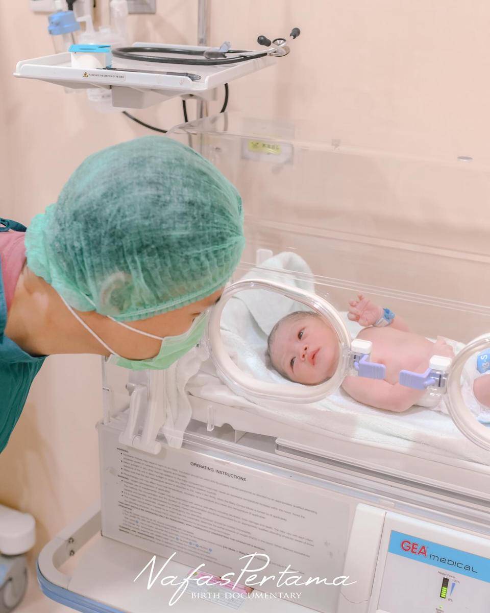 Clarissa Putri Melahirkan Anak Pertama 
