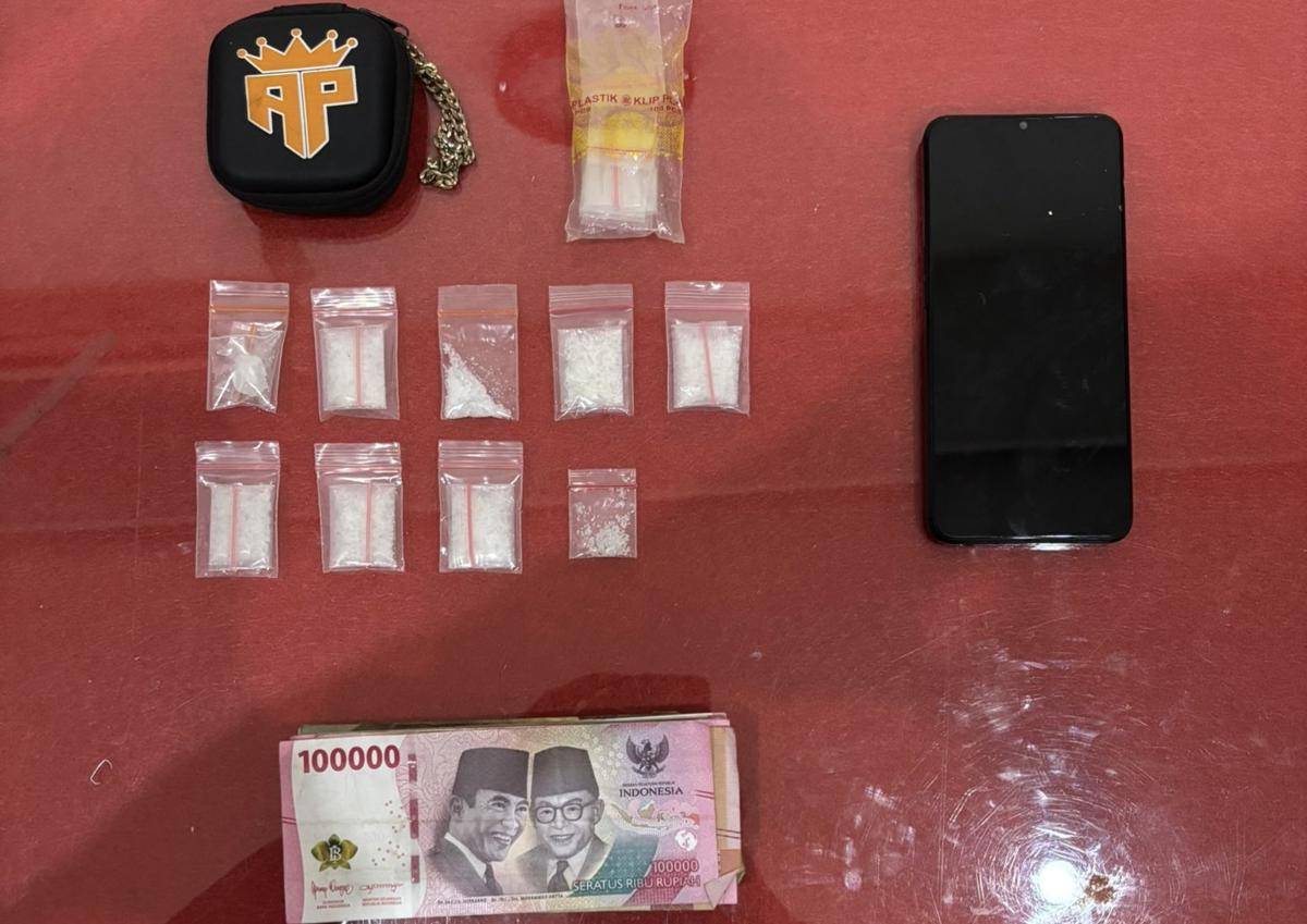 Polres Ketapang tangkap pengedar narkoba.